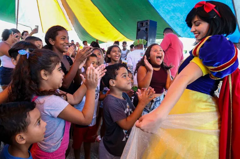 A Caravana de Arte e Lazer foi criada com o objetivo de percorrer as principais áreas de vulnerabilidade social da cidade