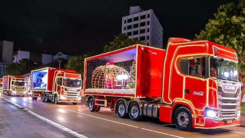 Caravana da Coca-Cola leva a magia natalina para diversas cidades do país