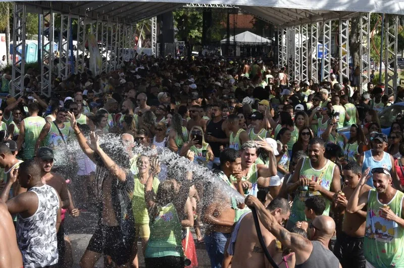 Blocos e carnavais de rua agitam São Gonçalo, Niterói e Maricá