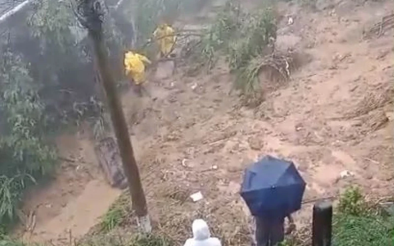 Chuvas castigam Petrópolis desde a noite de quinta-feira (21)