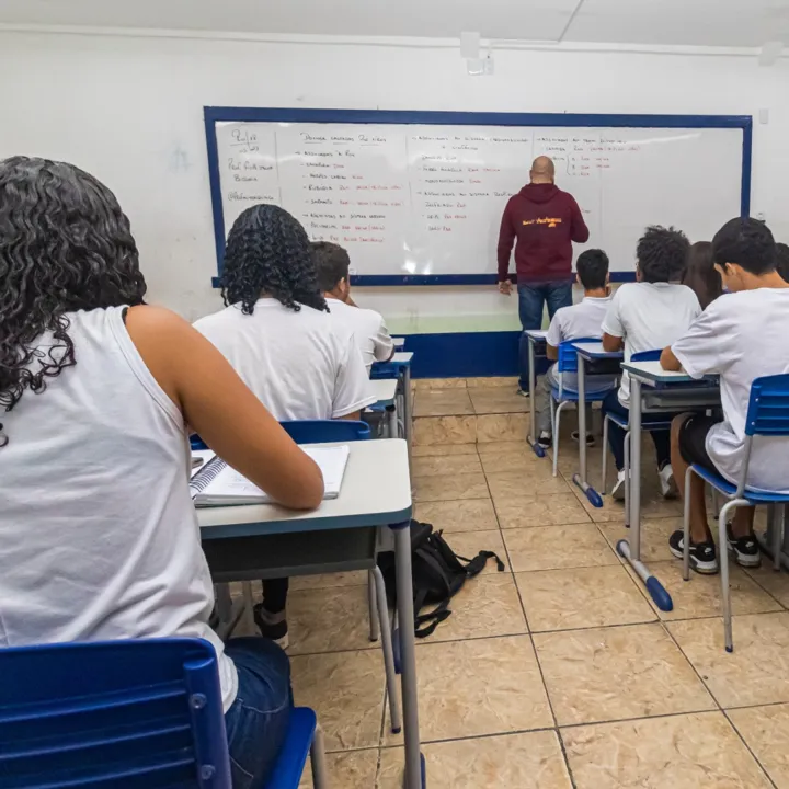 Contratação de professores