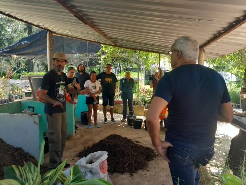 O curso está sendo ministrado pelos engenheiros agrônomos Sebastião Pinheiro e Oliver Naves Blanco