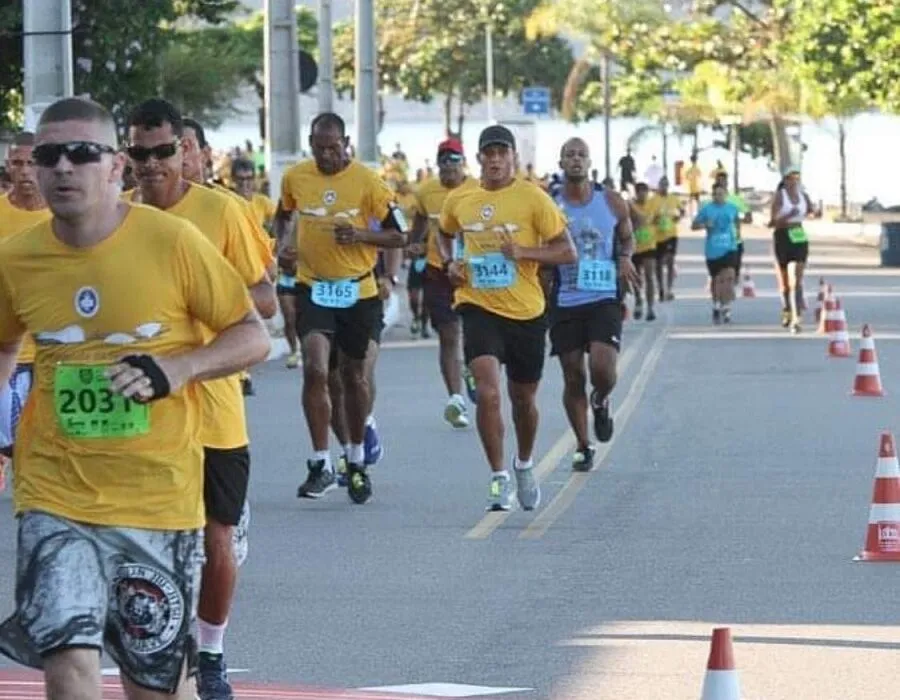 A 3ª Corrida da Guarda Municipal de Niterói acontece na Praia de Icaraí, no domingo (15).