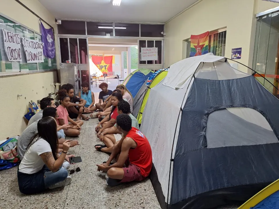 Os estudantes da UERJ/FFP estão ocupando o campus há uma semana