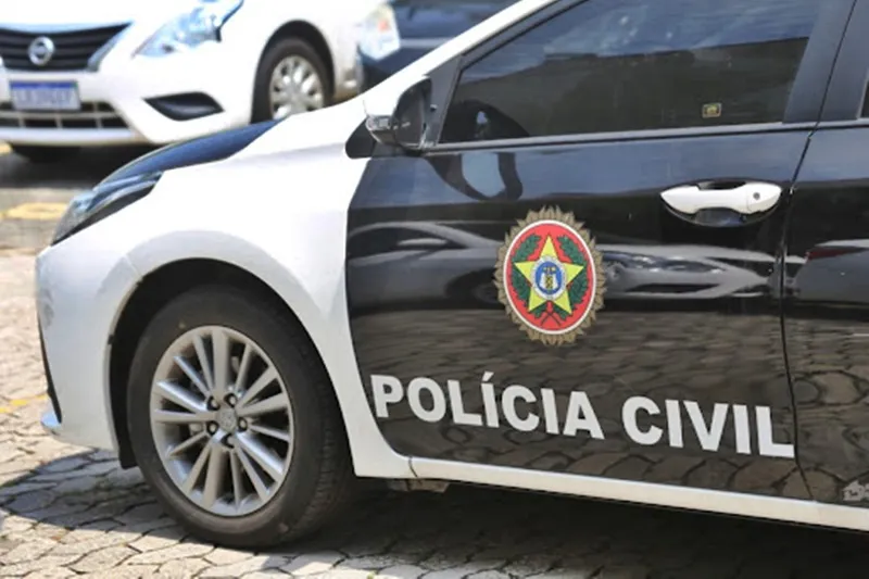 Criança estava sozinha em casa