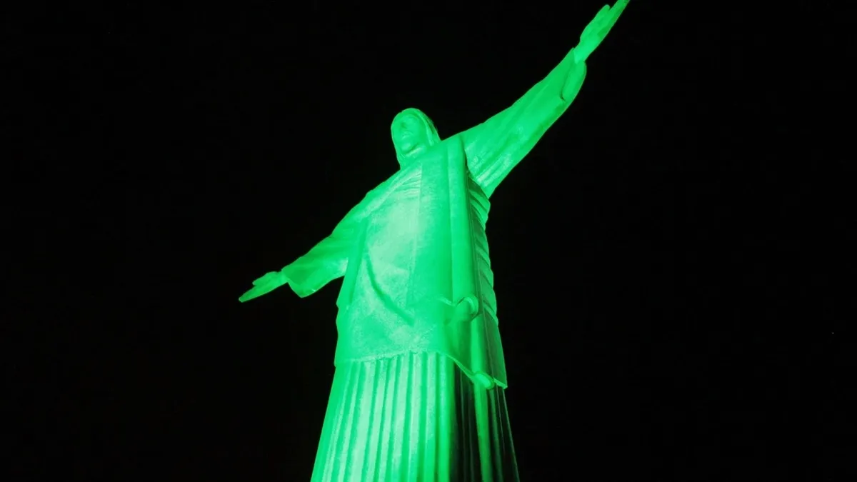 Cerimônia e Iluminação do monumento ao Cristo Redentor em verde pelo Dia do Médico-Veterinário