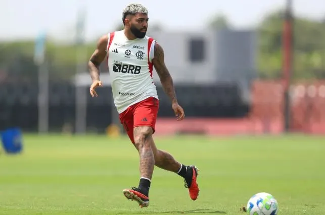 Gabigol treina e pode ser opção para o confronto diante do Bahia, na quinta (12)