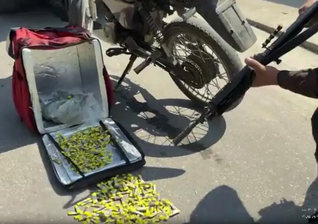 Porções de maconha foram apreendidas com o suspeito