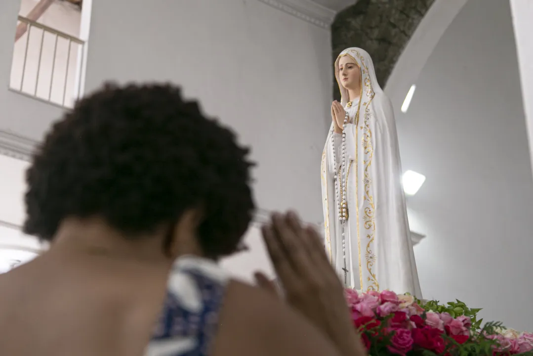 Nesta segunda-feira, 13 de maio, os católicos celebram o dia de Nossa Senhora de Fátima