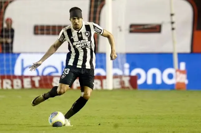 Eduardo deve perder o final da temporada do Botafogo por conta de uma nova lesão na coxa