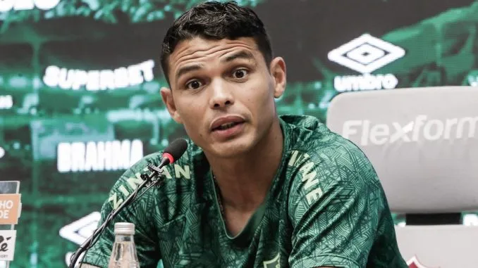 Thiago Silva, em entrevista coletiva, cobrou responsabilidade de todo grupo para tirar o Flu na zona do rebaixamento