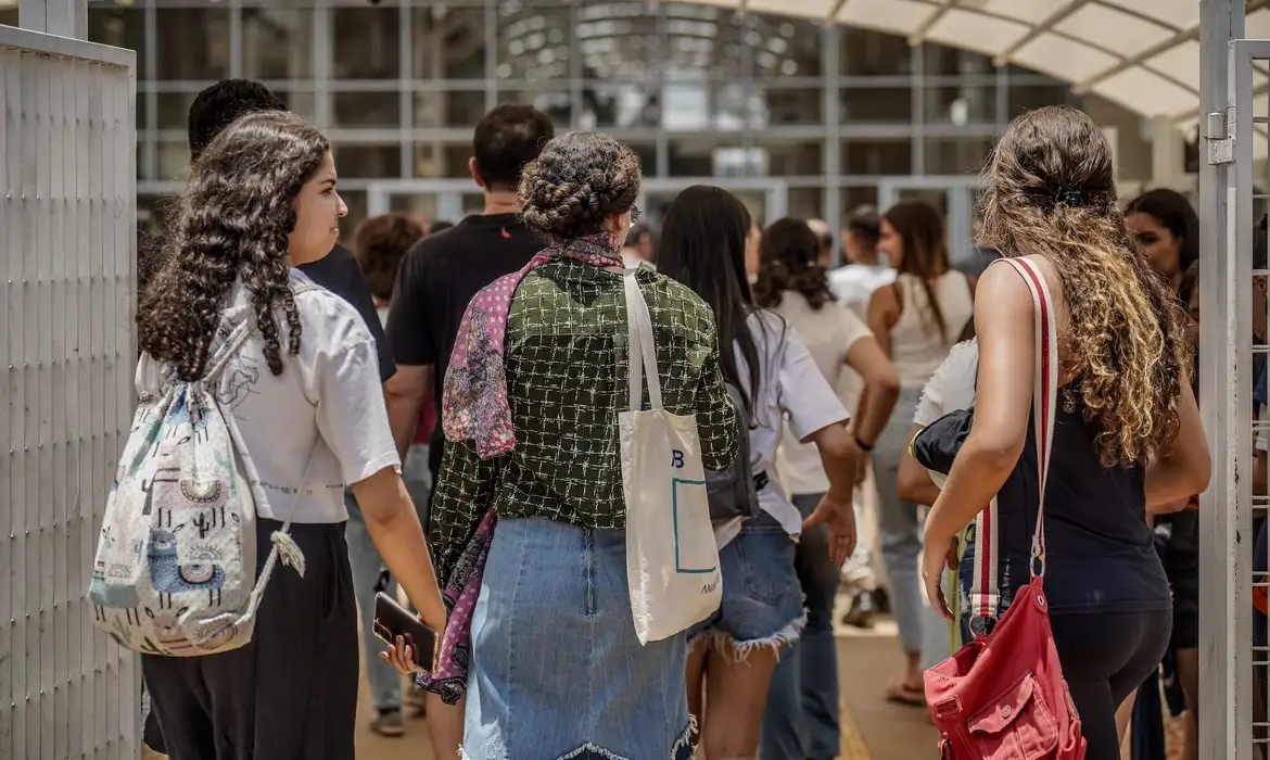 Os interessados devem pedir a isenção pela Página do Participante, utilizando o Login Único do Gov.br.