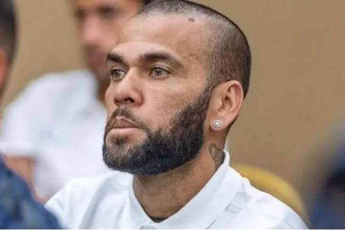 Daniel Alves pagará indenização para dupla sertaneja no valor de R$ 80 mil