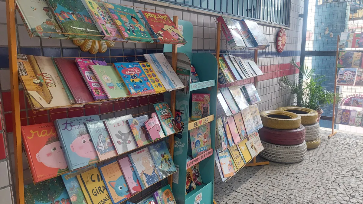 Feira Letr'Art e sarau literário marcaram programação nesse terça (29)