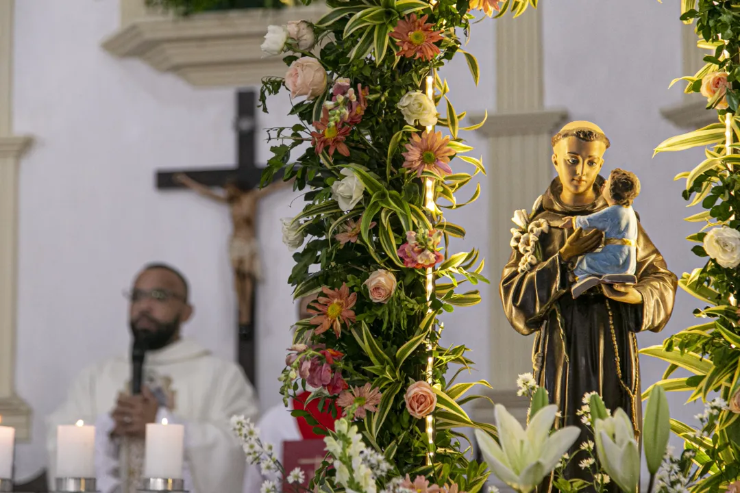 Celebração a Santo Antônio reúne fiés