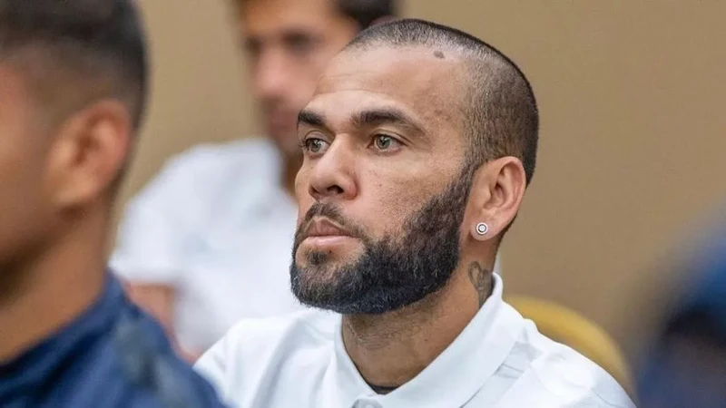 Daniel Alves pagou a fiança e foi solto na última segunda-feira (25)