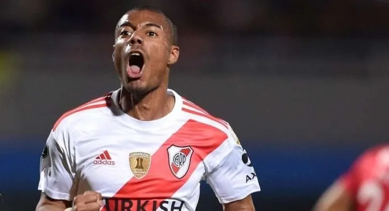 Flamengo acertou a contratação do uruguaio Nicolas de la Cruz