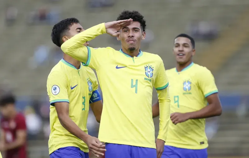 Zagueiro foi titular da Seleção Sub-17 no final do ano passado