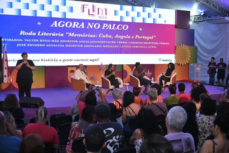 Bate papo sobre identidade cultural, literatura e racismo marcou o quinto dia de evento