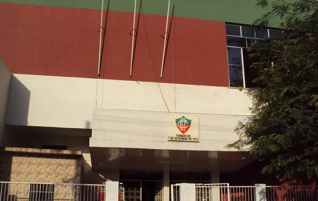 Fachada do Fluminense Atlético Clube