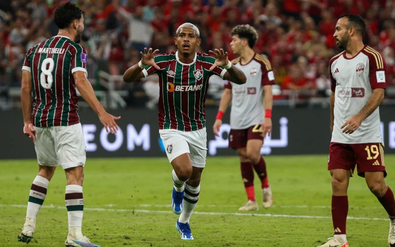 John Kennedy celebra gol marcado na vitória do Fluminense sobre o Al Ahly