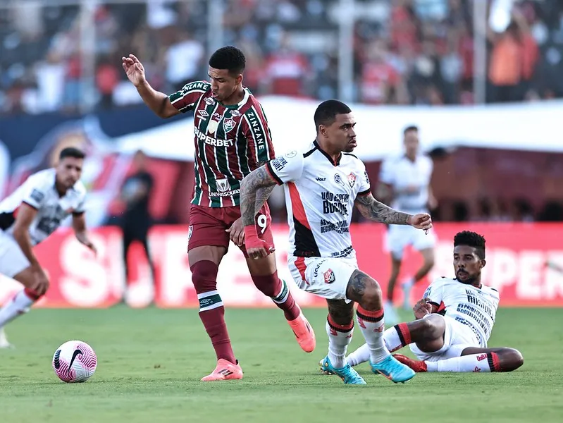 Fluminense perde para o Vitória, em Salvador, e segue ameaçado pelo Z-4