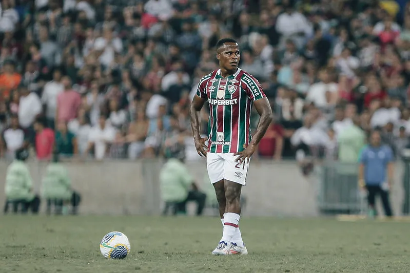 Jhon Arias não deve deixar o Flu antes de janeiro, segundo a diretoria do Tricolor