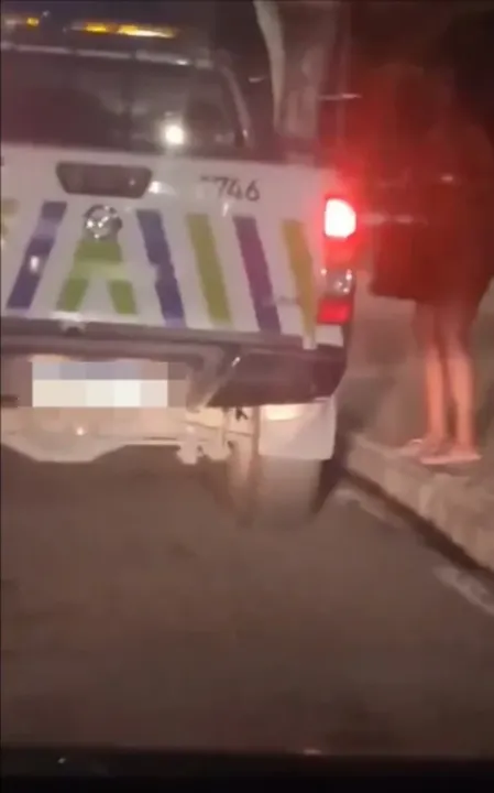 Homem gravou a mulher descendo do carro da CET-Rio
