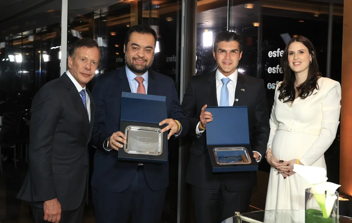 Evento organizado pelo Grupo Esfera também homenageou empresário Personalidade do Ano, eleito pela Câmara de Comércio Brasil-Estados Unidos