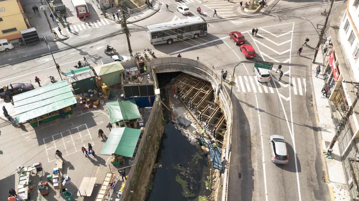 A galeria subterrânea tem 3,2 quilômetros de extensão