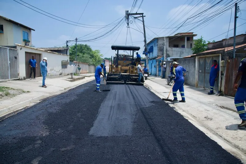 Moradores comemoram as melhorias na infraestrutura das ruas do bairro