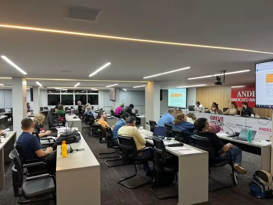 Reunião do Comando Nacional de Greve no último domingo (23)