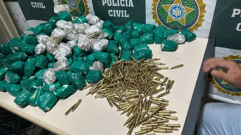 Polícia prende suspeito transportando 5 mil munições de fuzil no Rio