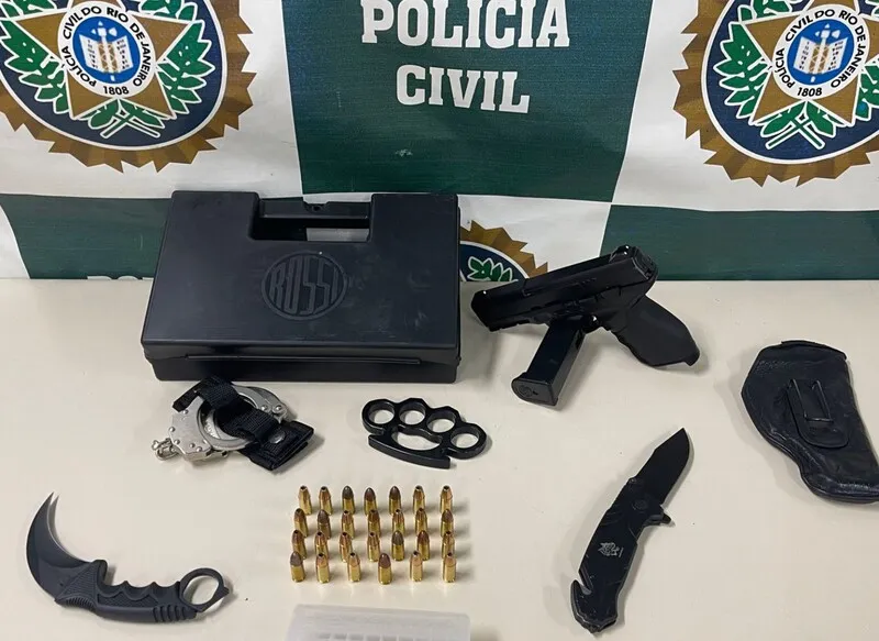 Suspeito portava pistola, facas e soco inglês quando foi encontrado