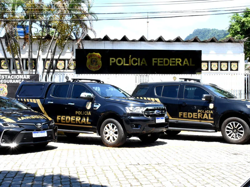 O idoso foi encaminhado para a delegacia da Polícia Federal em Angra dos Reis, onde permanece detido à disposição da Justiça