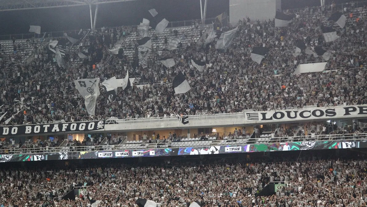 Torcida do Botafogo irá lotar o Estádio Nilton Santos para o duelo com o Palmeiras, pela Libertadores, na quarta (14)