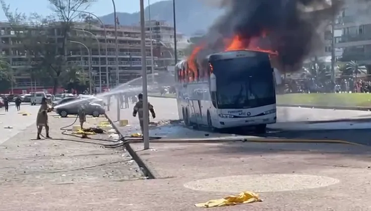 Torcedores do Peñarol antes do primeiro jogo da Copa Libertadores da América