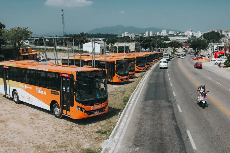 Ônibus estão impedidos de circular pela cidade