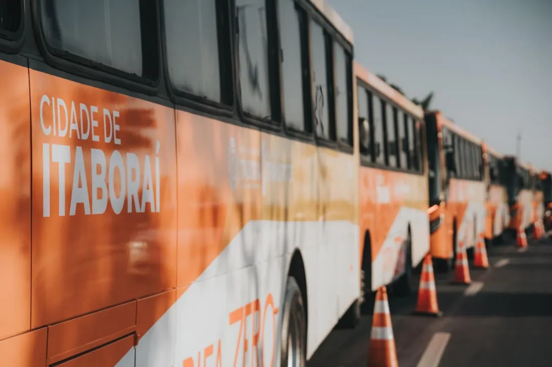 O prefeito de Itaboraí, Marcelo Delaroli, ressaltou a importância do retorno às ruas dos ônibus com Tarifa Zero para a população de Itaboraí