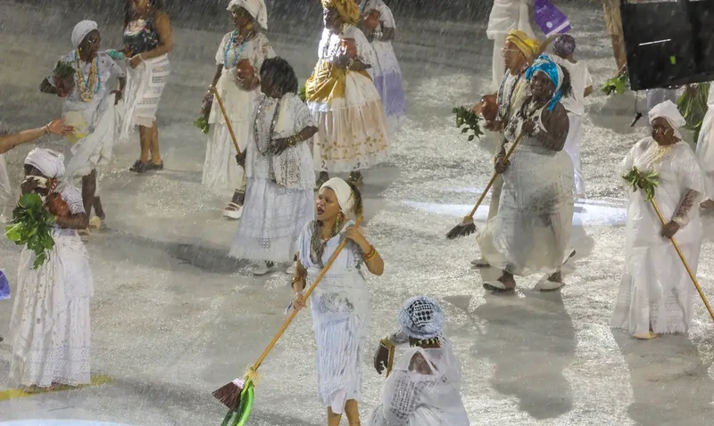 Lavagem da Passarela do Samba, na Sapucaí, acontece na noite de hoje (3), às 19h