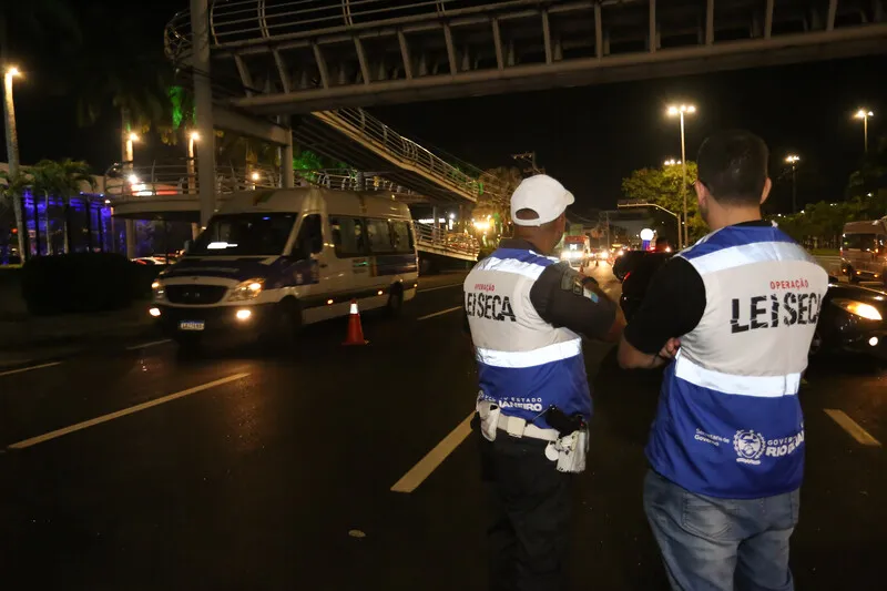 Operação Lei Seca flagrou 467 motoristas dirigindo sob efeito de álcool durante o fim de semana em todo o Estado do Rio