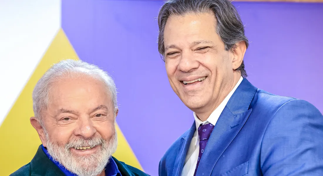 Lula sanciona taxa de 20% para compras internacionais de até 50 dólares. Haddad informa que taxa entra em vigor no dia 1º de agosto