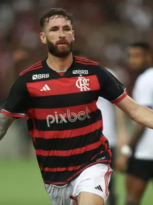 Essa é a primeira vez que Léo Pereira desfalca a equipe por problemas físicos