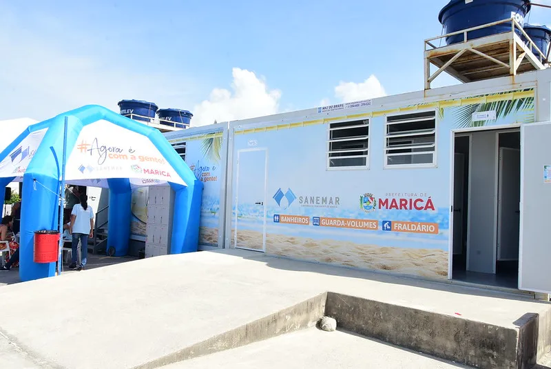 Estrutura instalada em Cordeirinho, Ponta Negra, Barra e Itaipuaçu conta gratuitamente com banheiros, fraldários, guarda-volumes e acessibilidade para os banhistas