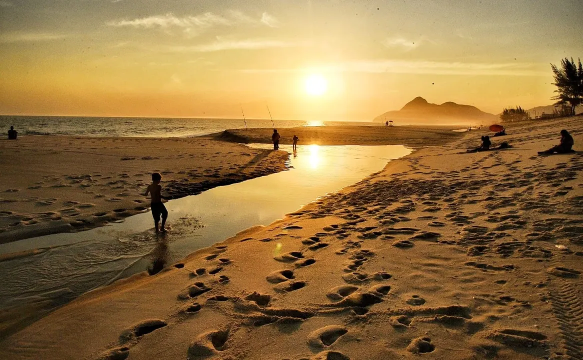 Na quinta-feira (23/05), o tempo permanecerá estável, com céu claro a poucas nuvens