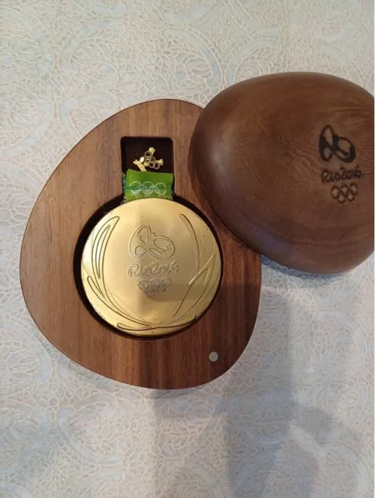 Medalha da Rio-2016, do futebol masculino, é vendida na internet