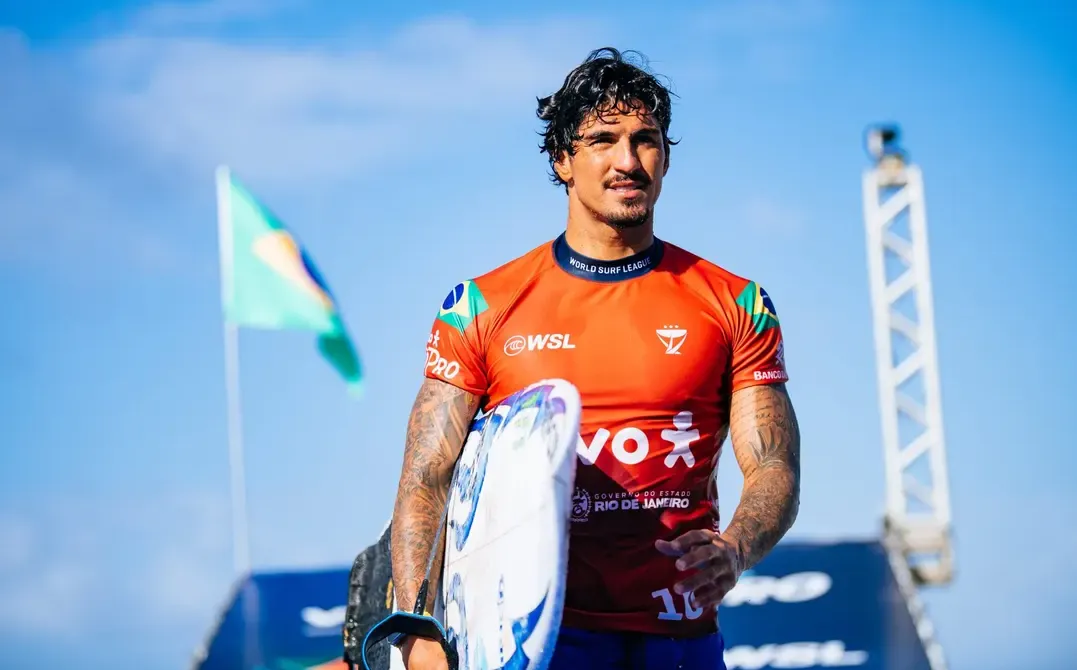 Gabriel Medina em bateria da liga mundial de surf