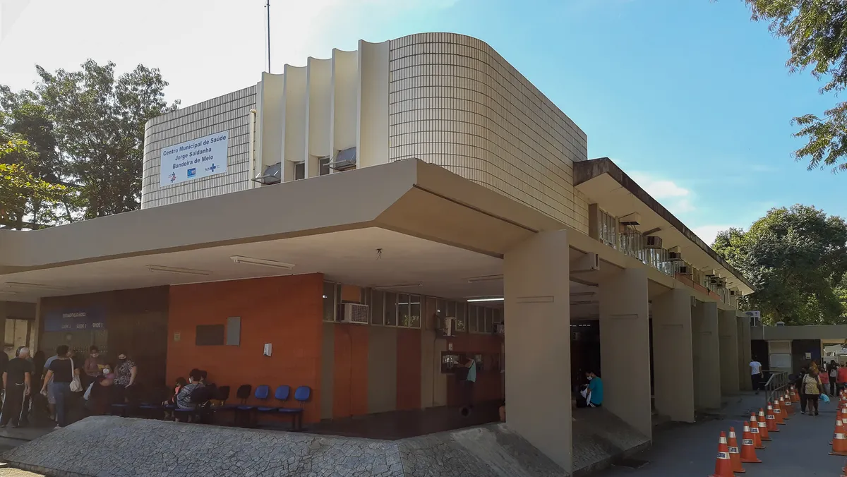 Menino foi levado pelo padrasto para o Centro Municipal de Saúde Jorge Bandeira de Mello