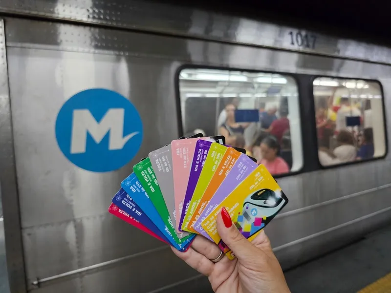 Bilhetes podem ser adquiridos, a partir desta segunda-feira (11/12), em quatro estações e serão obrigatórios para acesso ao sistema metroviário na noite do dia 31/12