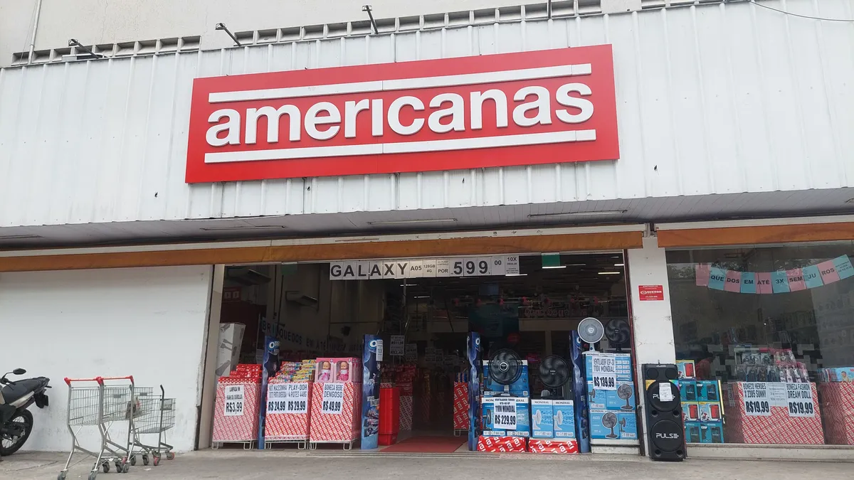 A unidade das Lojas Americanas vítima de assalto fica localizada no bairro Alcântara, em São Gonçalo